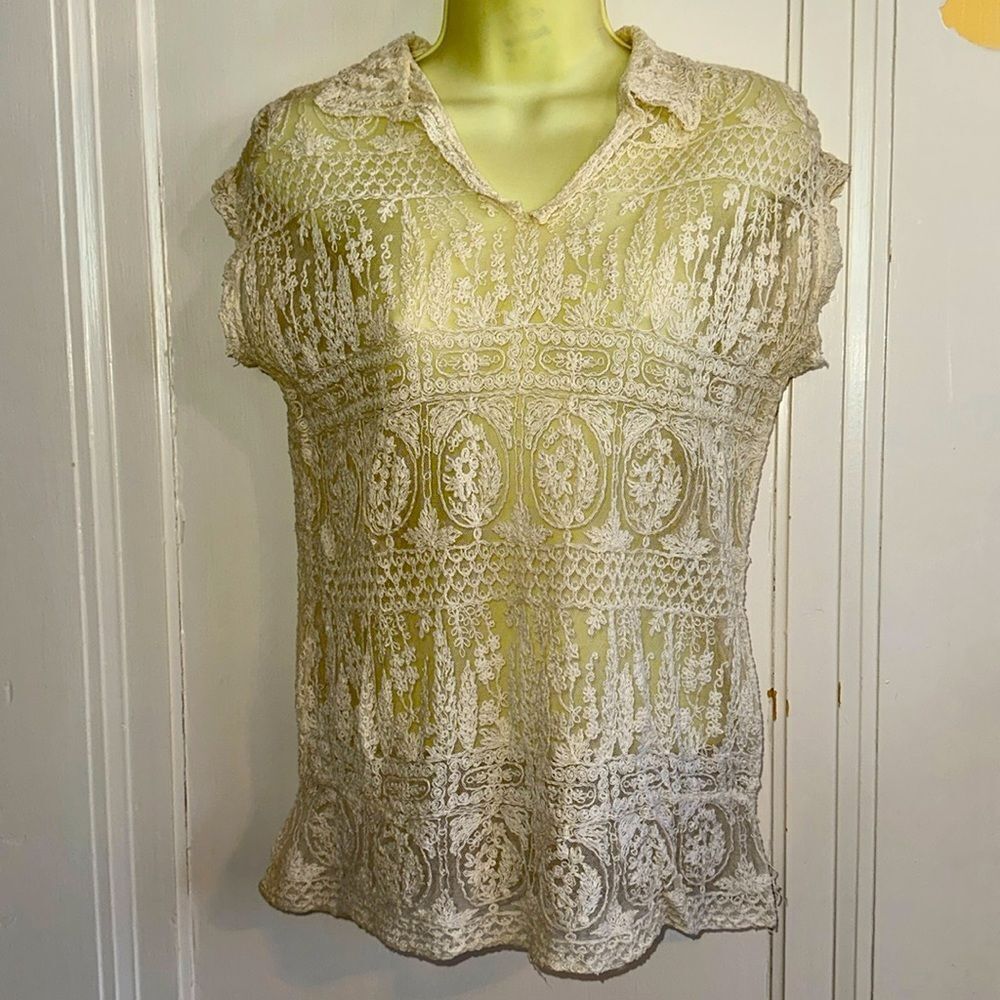 Vintage semi sheer off white/ cream floral lace cap sleeve blouse